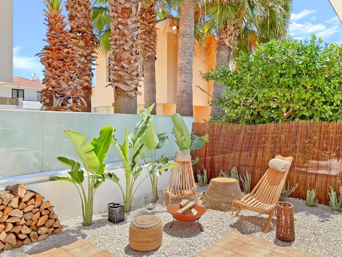Villa Alba With Beach Access Larnaca Exteriör bild
