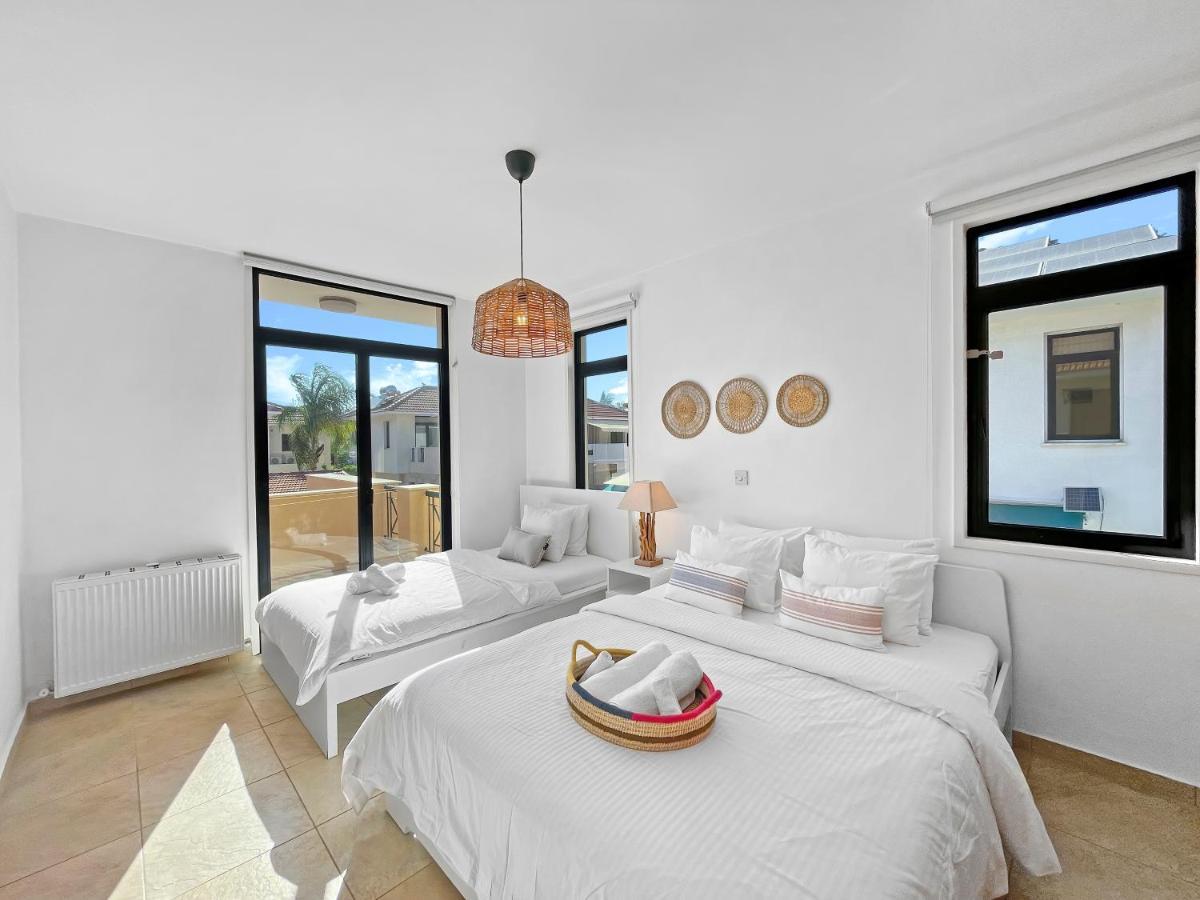 Villa Alba With Beach Access Larnaca Exteriör bild